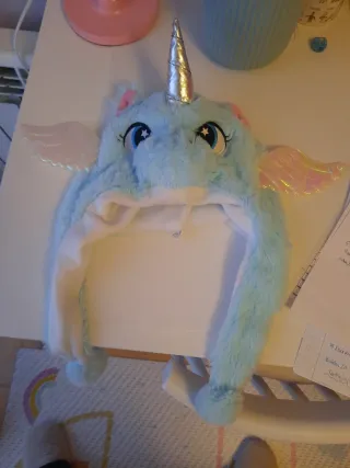 Gorro unicornio con alas