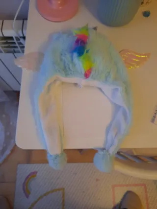 Gorro unicornio con alas