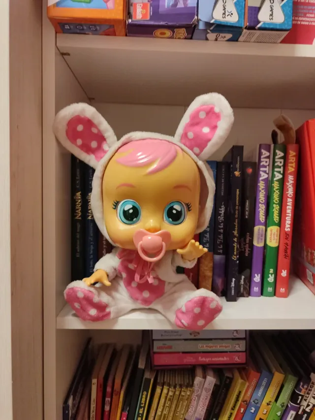 Muñeca Bebé Llorón con Pijama de Conejo