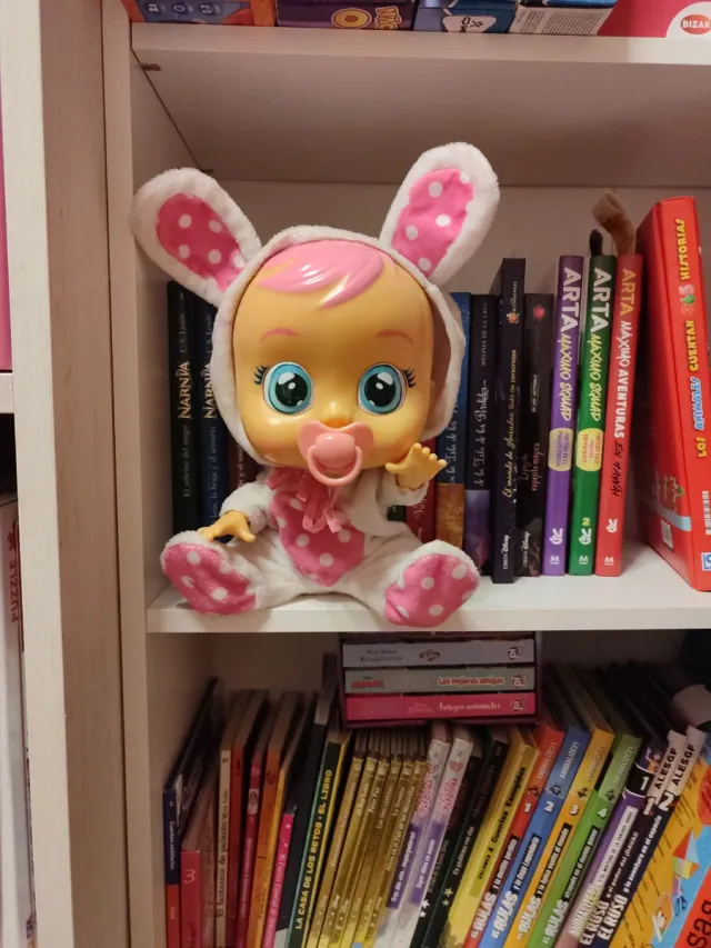 Muñeca Bebé Llorón con Pijama de Conejo