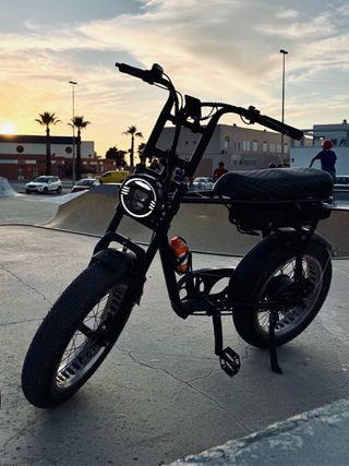 Bici/Moto Eléctrica Negra