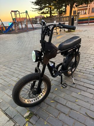 Bici/Moto Eléctrica Negra