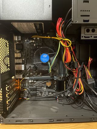 Ordenador de sobremesa completo con garantía.