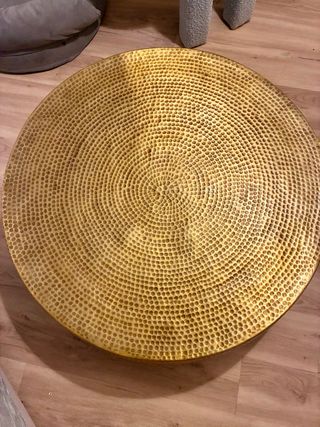 Mesa de centro redonda dorada