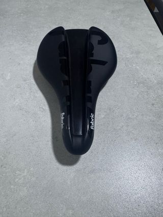 Sillín antiprostático Fabric negro muy cómodo