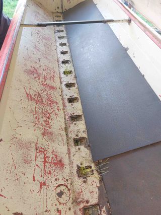 Sembradora 2,30 metros y 15 botas.