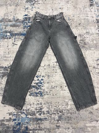 Vaqueros grises cargo anchos.