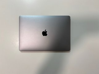 MacBook Pro 13” i5 16GB RAM 1TB SSD | Impecable