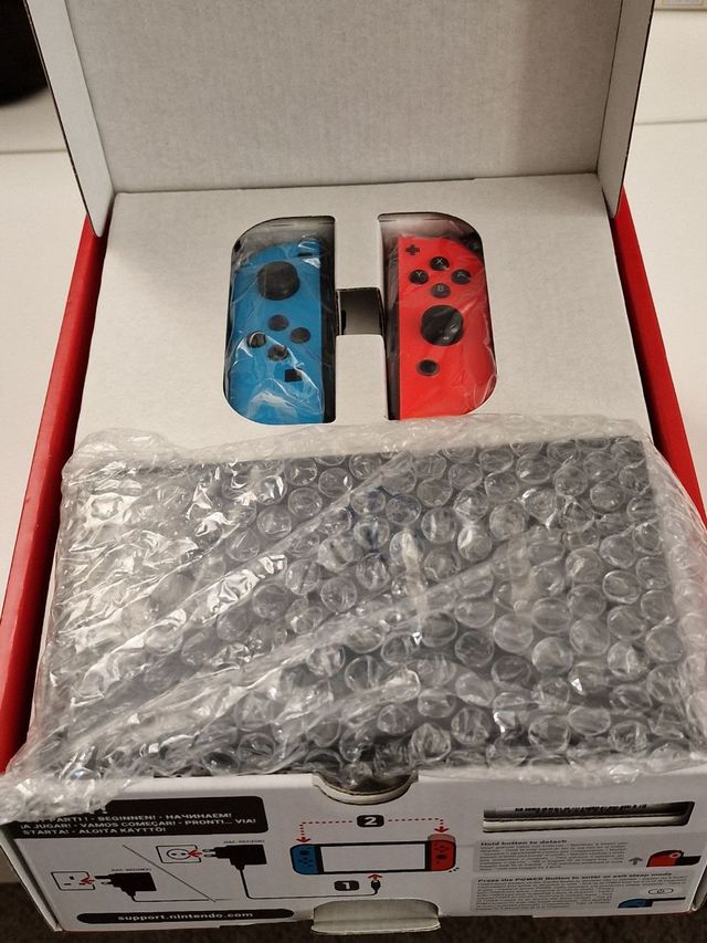 Nintendo Switch OLED Azul/Rojo