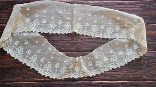 Antico pizzo ricamato 112 cm