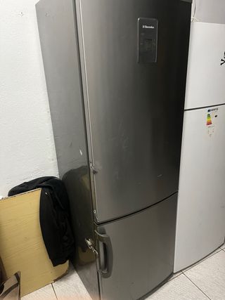 Nevera Congelador Electrolux Gris