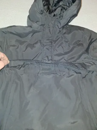 Chaqueta Anorak Pull&Bear Talla S Negra