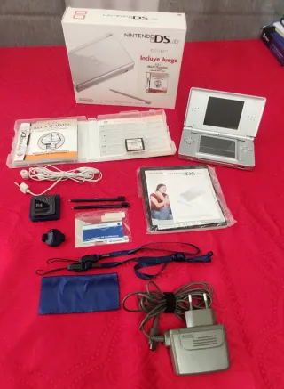 Nintendo DS Lite Plata + Juego Brain Training
