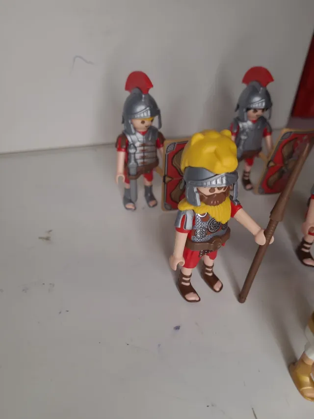 Lote 142. Romanos Playmobil