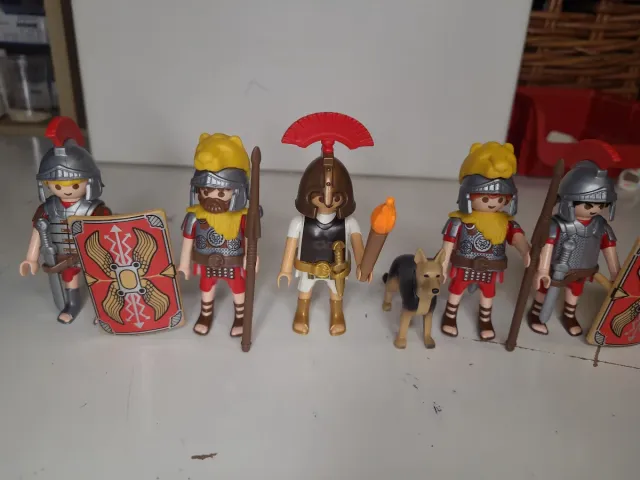 Lote 142. Romanos Playmobil
