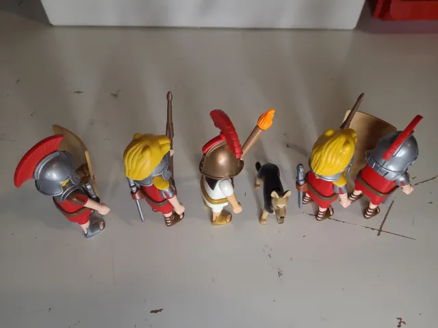 Lote 142. Romanos Playmobil