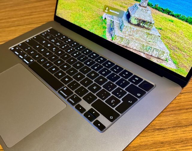 MacBook Air 15” M2 512GB SSD 8GB RAM 2023