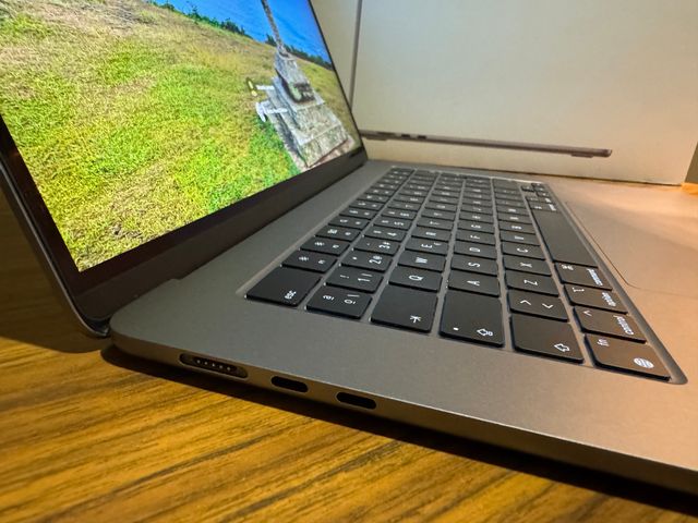 MacBook Air 15” M2 512GB SSD 8GB RAM 2023