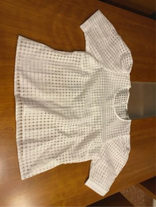 Blusa blanca de cuadros