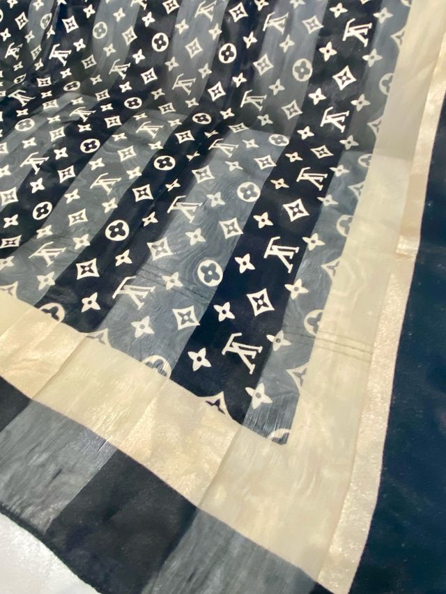 Foulard LV