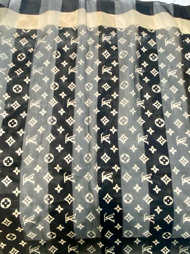 Foulard LV