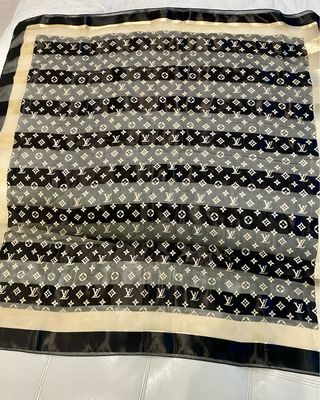 Foulard LV
