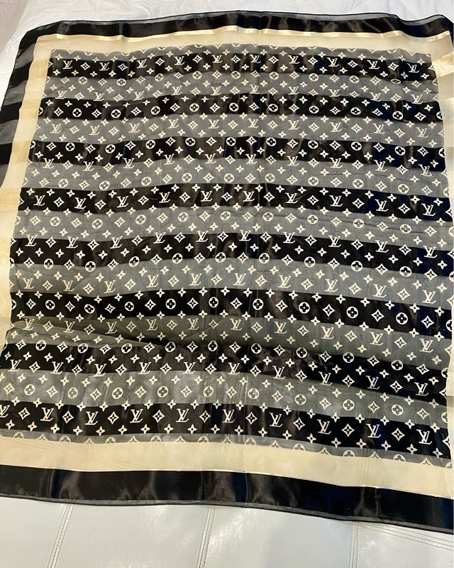 Foulard LV