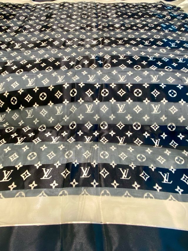 Foulard LV