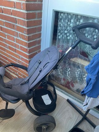 Triciclo infantil con asiento y manillar