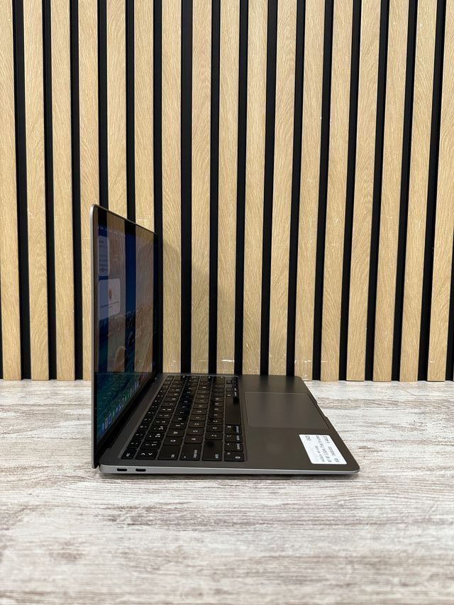 MacBook Air 13" 2020 M1 8gb 256gb SSD