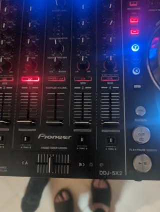 Controlador DJ Pioneer DDJ-SX2