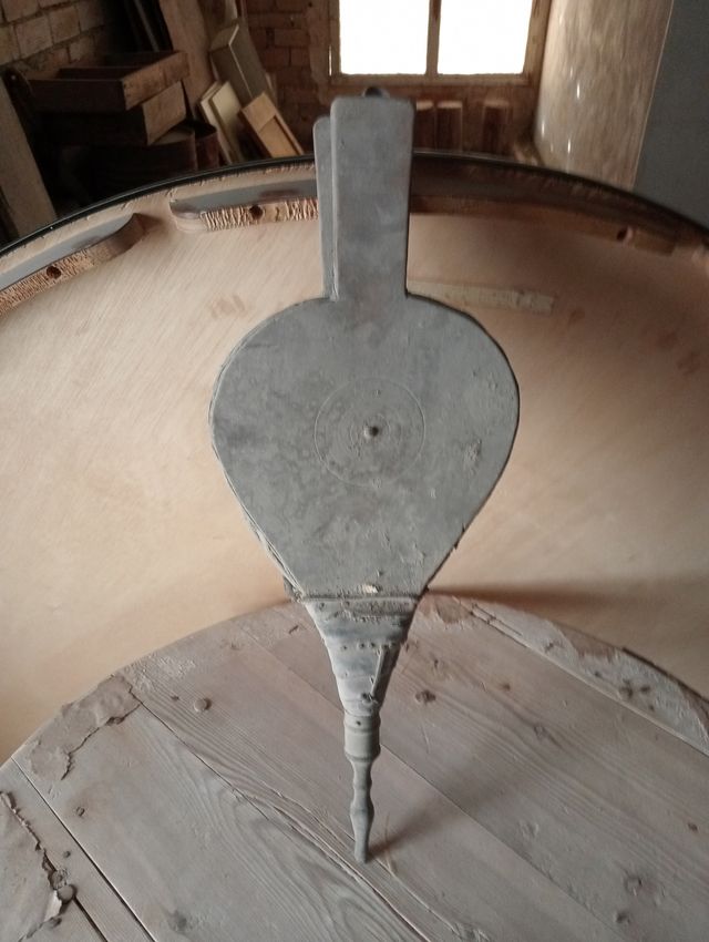 Fuelles antiguos de metal