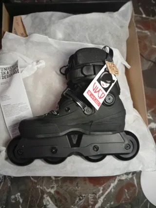 Patines en línea agresivos AEON. USD Aeon 80