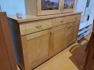 Aparador de salón de madera