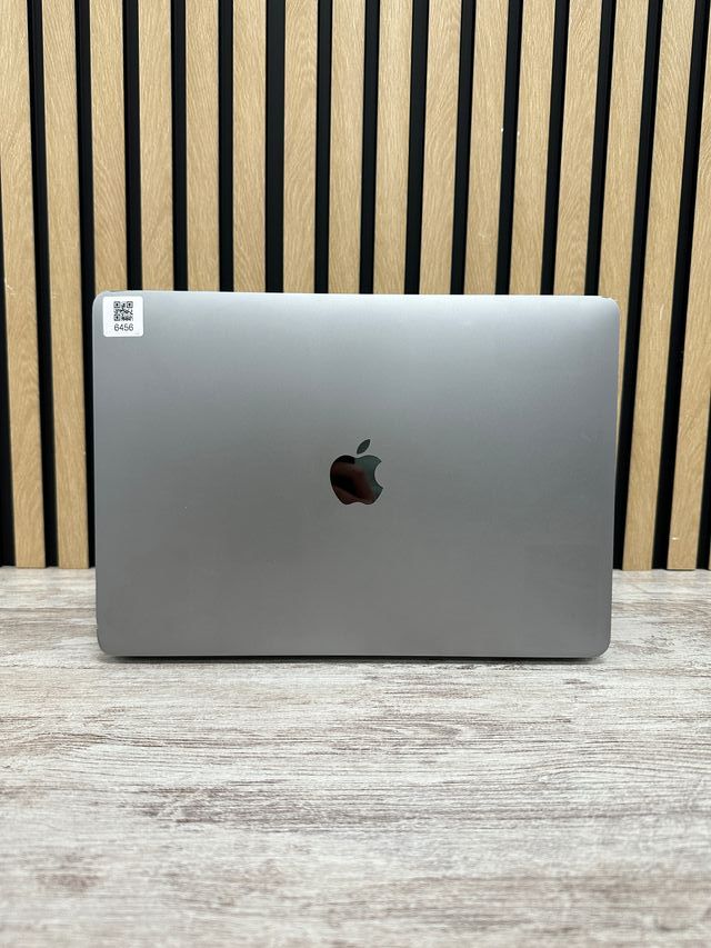 MacBook Pro 13" 2020 M1 8gb 256gb SSD