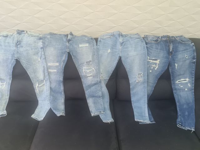 Pantalones vaqueros Bershka desgastados