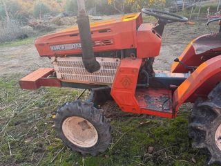 Tractor Kubota B14 3 cilindros