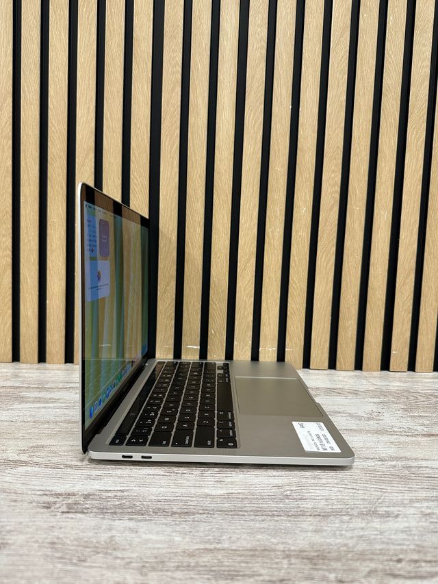 MacBook Pro 13" 2020 TB M1 8gb 256gb SSD