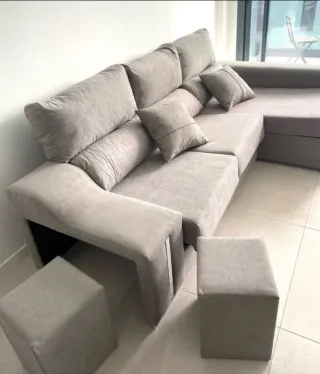 Sofá modular gris de tela
