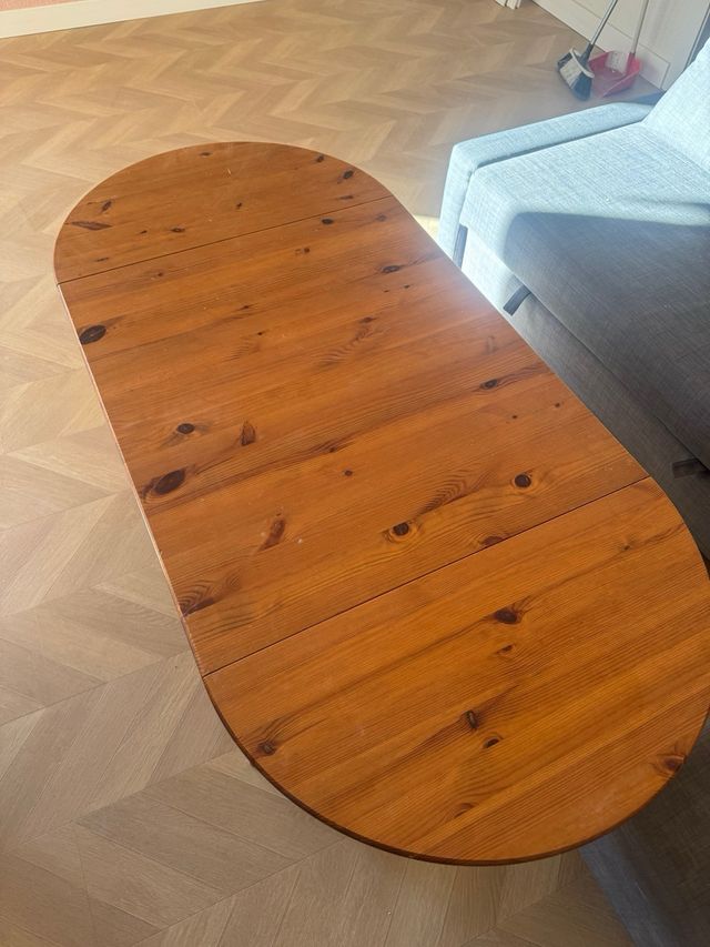 Mesa auxiliar de madera