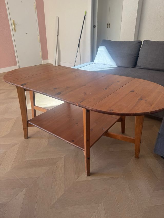 Mesa auxiliar de madera