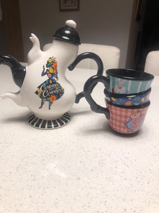 Disney Taza y Tetera Alicia País Maravillas