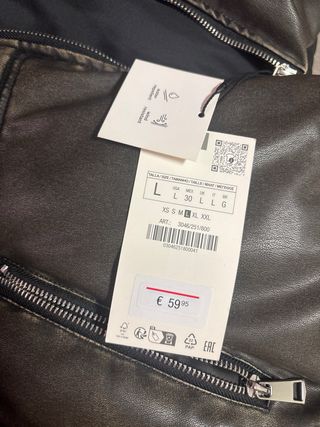 Abrigo corto Zara plumas capucha verde puffer