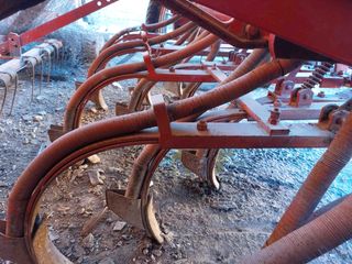 Sembradora GIL 13 brazos.