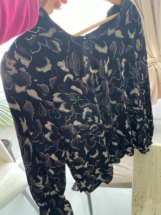 Blusa Fiesta Negra y Dorada.