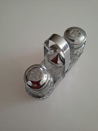 Lote especiero y servilleteros de mesa