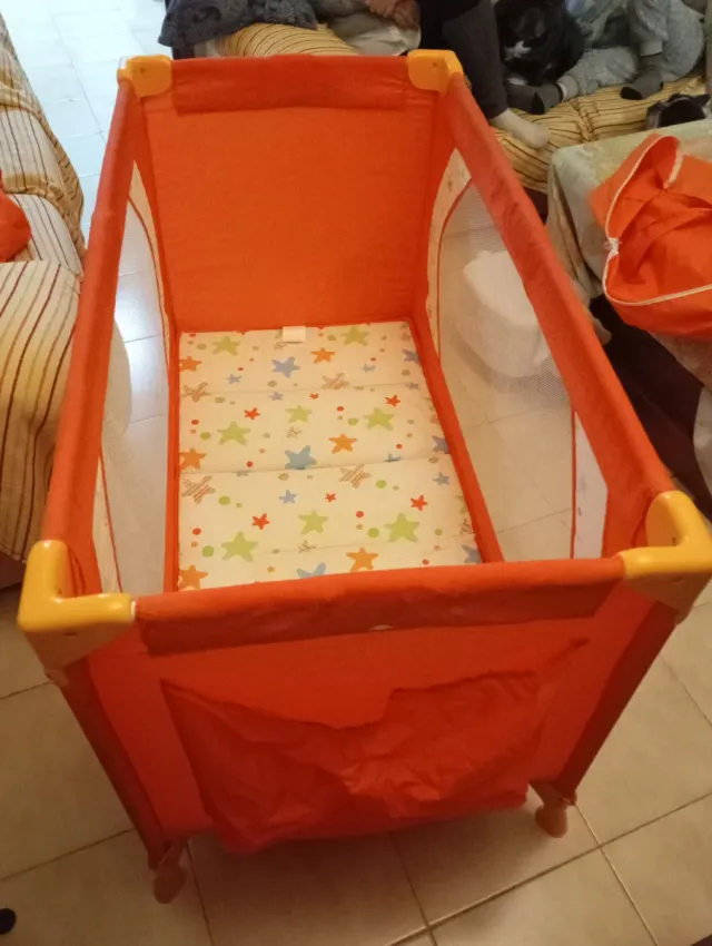Cuna de viaje plegable naranja