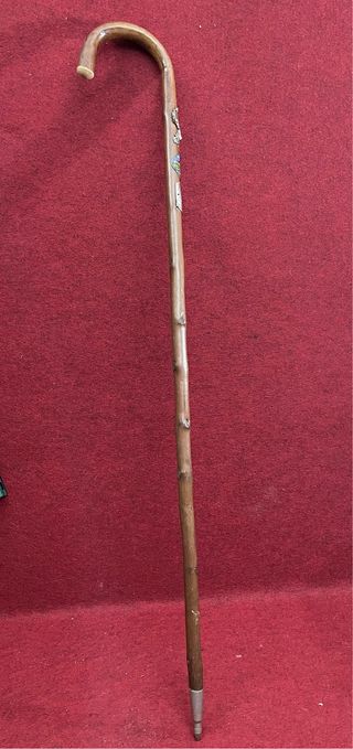 Bastón alpino antiguo de senderismo