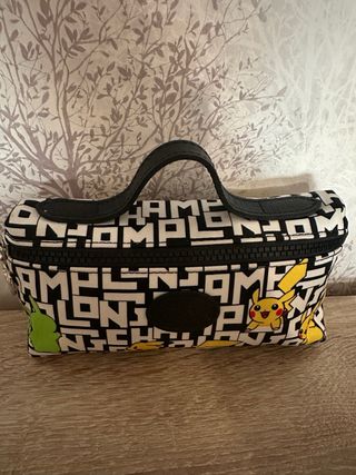 Estuche Longchamp Pokemon