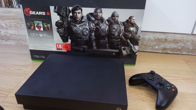 Xbox One X 1TB + Mando Negro